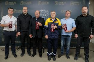 Денис Шмигаль на Харківщині вручив державні нагороди енергетикам
