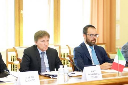Заступник міністра енергетики України з питань європейської інтеграції Ярослав Демченков провів зустріч з Надзвичайним та Повноважним Послом Італії в Україні П’єром Франческо Дзадзо і президентом Загальної конфедерації італійської промисловості Конфіндустріа Карло Бономі.