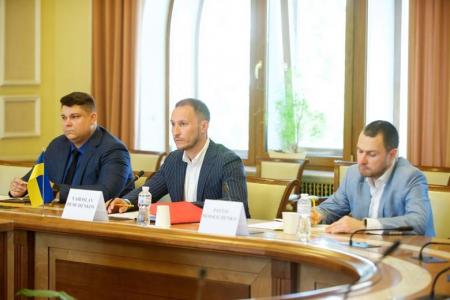Заступник міністра енергетики України з питань європейської інтеграції Ярослав Демченков провів зустріч з Надзвичайним та Повноважним Послом Італії в Україні П’єром Франческо Дзадзо і президентом Загальної конфедерації італійської промисловості Конфіндустріа Карло Бономі.