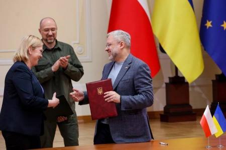 За підсумками українсько-польських міжурядових консультацій міністр енергетики України Герман Галущенко і міністр клімату та довкілля Польщі Анна Москва підписали Меморандум про наміри щодо співробітництва у сфері енергетики