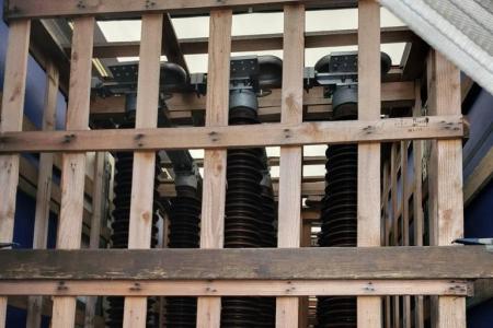Нідерланди передали Україні близько 300 тонн енергообладнання для відновлення енергопостачання