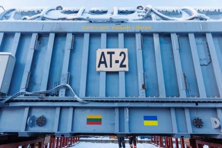 Україна отримала від Литви потужний автотрансформатор
