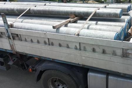 Енергетики прифронтових областей отримали понад 40 тонн опор для для відновлювальних робіт