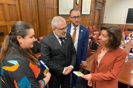 Герман Галущенко на зустрічі з міністром торгівлі США Джиною Раймондо: інвестувати у відновлення і розвиток української енергетики потрібно вже зараз