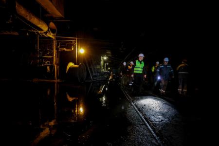 Денис Шмигаль відзначив енергетиків за аварійно-відновлювальні роботи після російських атак