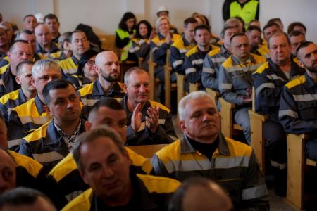 Денис Шмигаль відзначив енергетиків за аварійно-відновлювальні роботи після російських атак