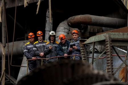 Денис Шмигаль відзначив енергетиків за аварійно-відновлювальні роботи після російських атак