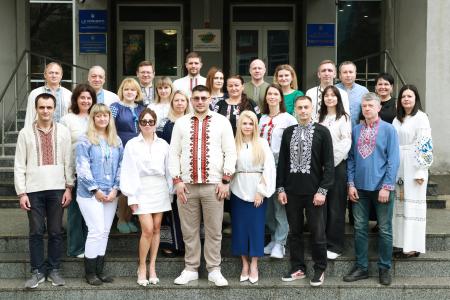 Сьогодні українці по всьому світу одягають вишиванку – символ нашої ідентичності, сили та єдності