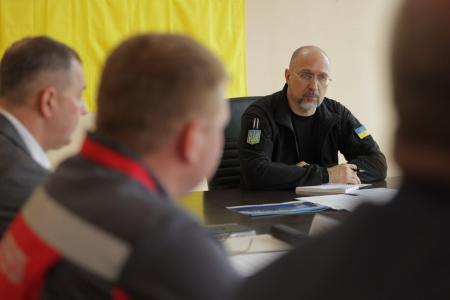 Денис Шмигаль відвідав енергетичний об’єкт на Київщині та ознайомився з ходом відновлювальних робіт