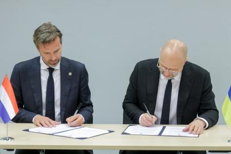 Денис Шмигаль: Нідерланди нададуть 178 млн євро на підготовку України до зими та декомісовані газові турбіни 
