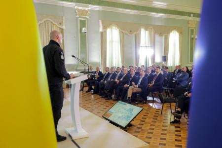 Денис Шмигаль провів зустріч з українським дипломатичним корпусом щодо підготовки енергетики до зими