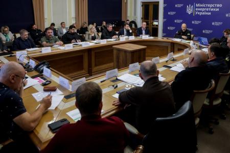 Денис Шмигаль на Енергоштабі доручив прискорити роботи зі встановлення та підключення установок розподіленої генерації у Києві