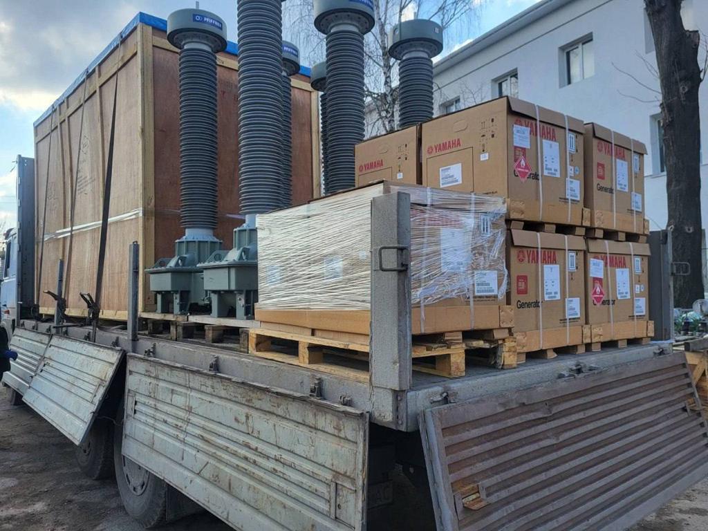 Укргідроенерго отримало 131 тонну енергетичного обладнання від міжнародних партнерів