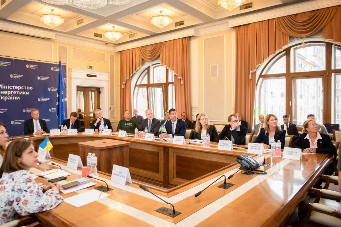 Обладнання для розподіленої генерації та співпраця у сфері ВДЕ: домовленості міністрів Германа Галущенка та Йохана Форсселла 