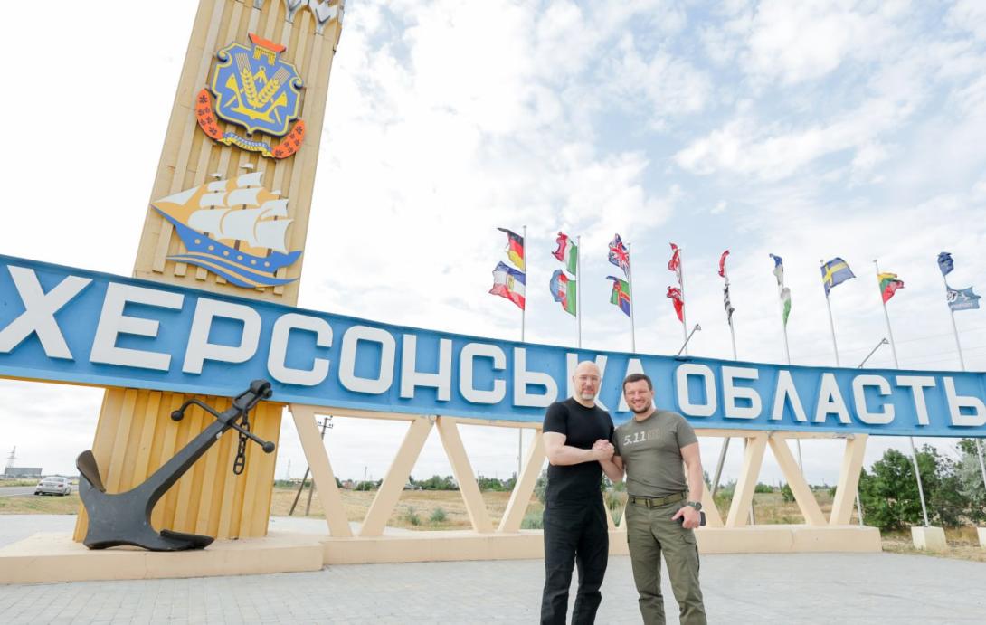 Денис Шмигаль ознайомився з перебігом робіт із захисту та відновлення енергетичної інфраструктури Херсонщини 